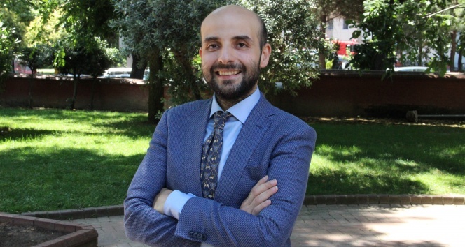 Zenginlerin hesaplarını ele geçirip vurgun yaptılar