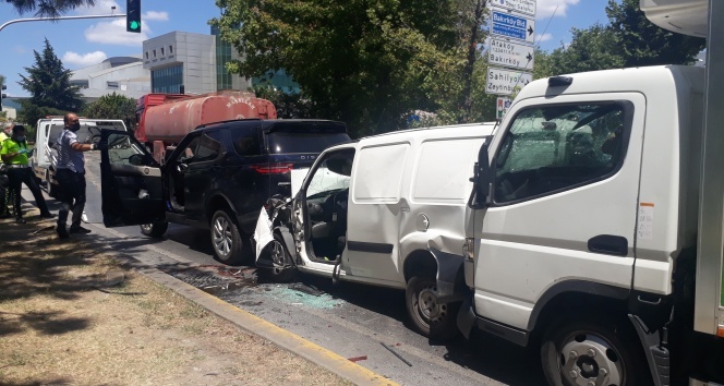 Bakırköy’de zincirleme trafik kazası