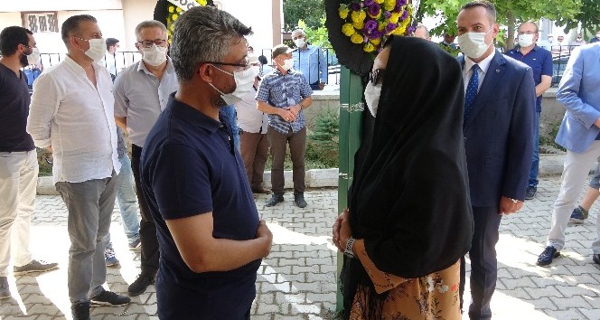 AK Parti Uşak Milletvekili Altay’ın annesi vefat etti