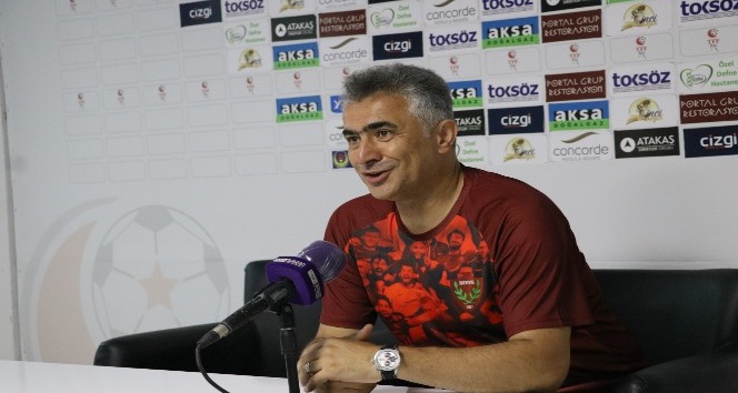 Hatayspor Teknik Direktörü Mehmet Altıparmak: &quot;Şampiyonluğumuzu hep beraber kutlayalım&quot;