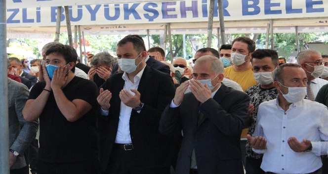Cumhurbaşkanı Erdoğan’ın korumasının annesi son yolculuğuna uğurlandı
