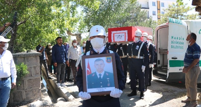 Mardin’de silah kazasında hayatını kaybeden asker toprağa verildi