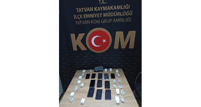 Bitlis’te kaçak cep telefonu ele geçirildi