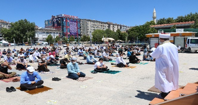 Kırşehir TÜGVA, Ayasofya’nın ibadete açılması dolasıyla lokma dağıttı