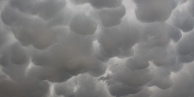 Oltu semalarında öbek öbek bulutlar oluştu