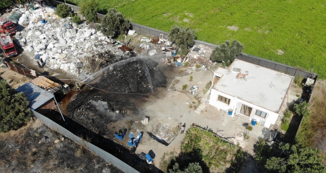 Manisa'da geri dönüşüm tesisinde korkutan yangın