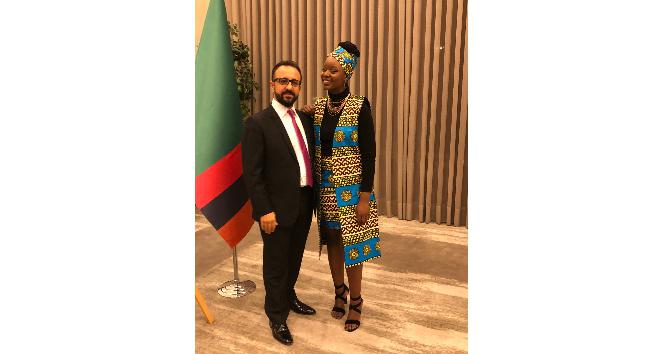 Laleto Tekstilden kısa boylu kadınlara giyim önerileri