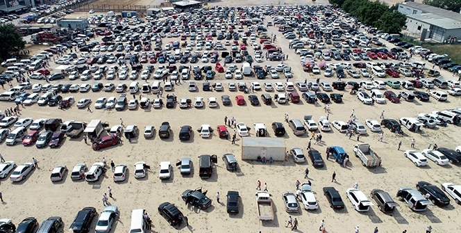 İkinci el oto pazarında müşteri çok alıcı yok