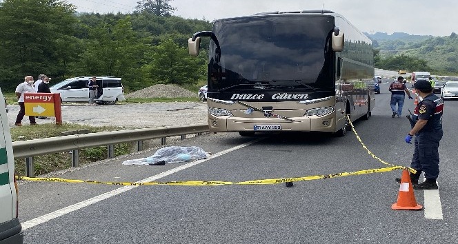 Düzce’de yolcu otobüsünün çarptığı kadın hayatını kaybetti