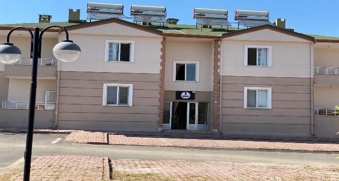 Bir asırlık İçmeceler, şifa dağıtmaya devam ediyor