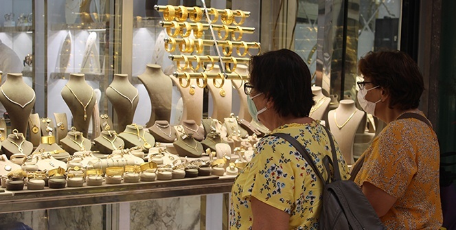 Altın rekor kırınca yatırım yapmak isteyenler kuyumculara koştu