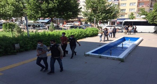 Kırşehir merkezli operasyonda gözaltına alınan şüpheliler adliyeye sevk edildi