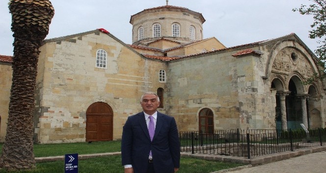 Kültür ve Turizm Bakanı Mehmet Nuri Ersoy Trabzon’da Ayasofya-i Sağir Camii Şerifi’nde incelemelerde bulundu