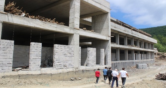 Cide Devlet Hastanesinin kaba inşaatı tamamlandı