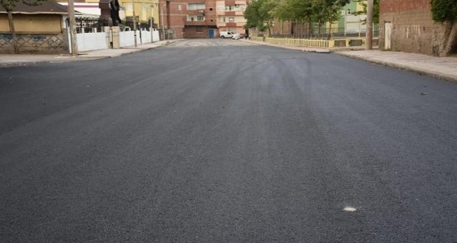 15 bin nüfuslu mahalle uzun yıllar sonra asfaltla buluştu