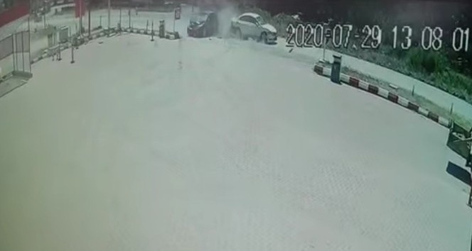Kastamonu’da iki otomobilin hurdaya döndüğü güvenlik kamerasına yansıdı