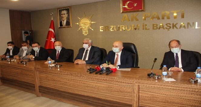 Bakan Karaismailoğlu Erzurum AK Parti İl Başkanlığı’nı ziyaret etti