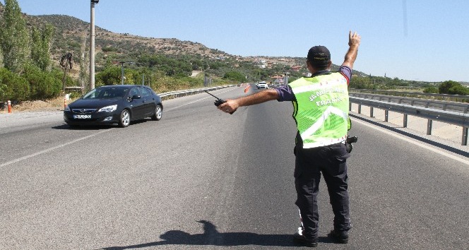 Ayvalık’ta jandarma ve polisten bayram trafiği denetimi