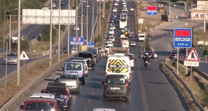 Tuzla’da Kurban Bayramı arefesinde trafik yoğunluğu