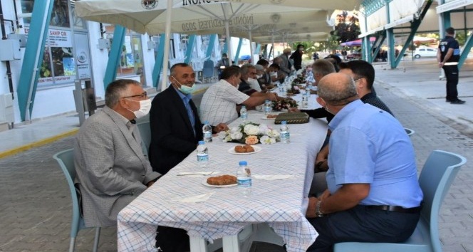 Başkan Bozkurt vatandaşlarla bayramlaştı