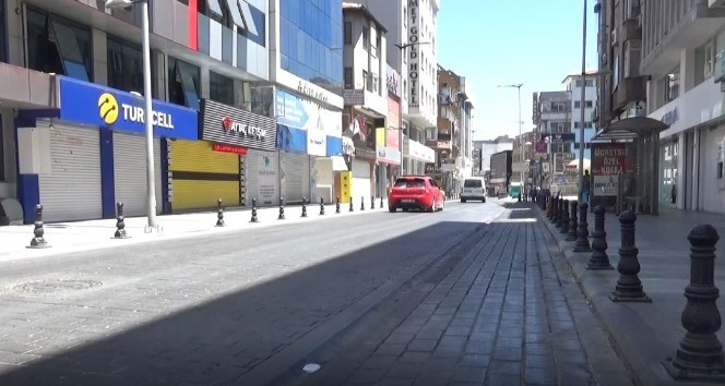 Gaziantep’te cadde ve sokaklar bu kez bomboş kaldı