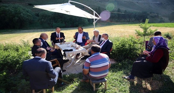 Vali Cüneyt Epcim, şehit aileleri ve 15 Temmuz gazisini ziyaret etti