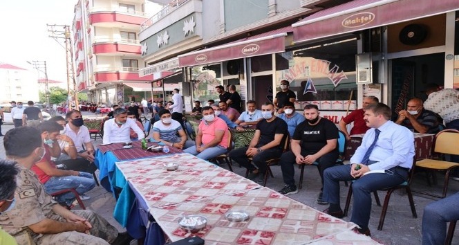 Vali Sarıibrahim, vatandaşlarla bayramlaştı