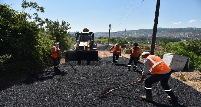 İzmit Belediyesinden Karadenizliler Mahallesi’ne yeni asfalt yol