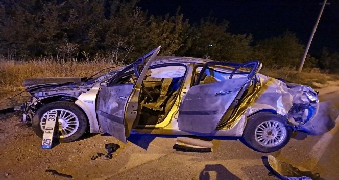 Elazığ’da otomobil takla attı: 3 yaralı