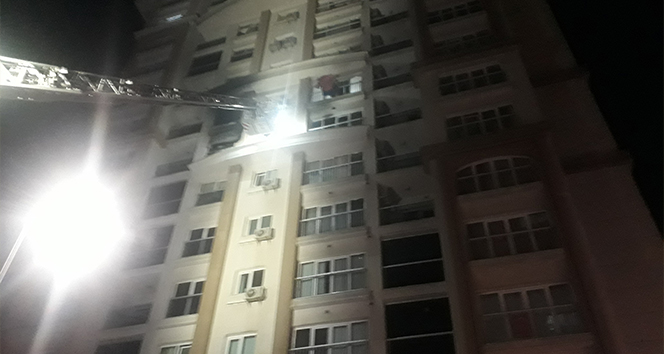 Başakşehir’de 15 katlı binada korkutan yangın