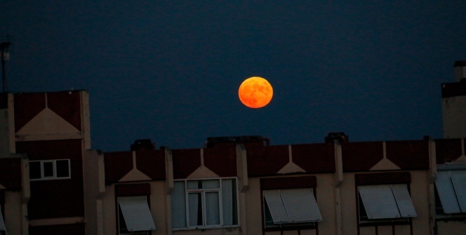 İstanbul’da dolunay manzarası mest etti