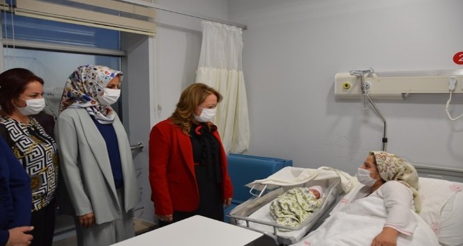 Rektör Karabulut’tan hastane ziyareti