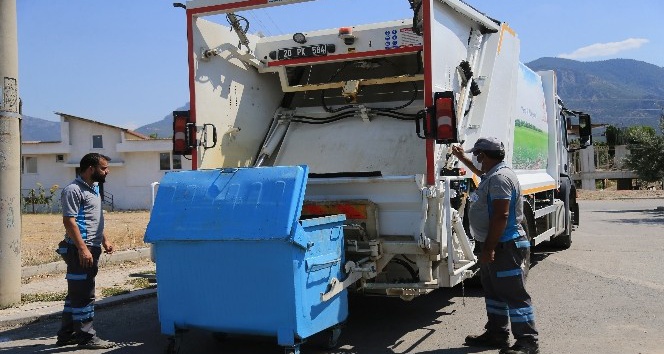 Pamukkale’de bayram sonrası temizlik ve dezenfekte çalışmaları sürüyor