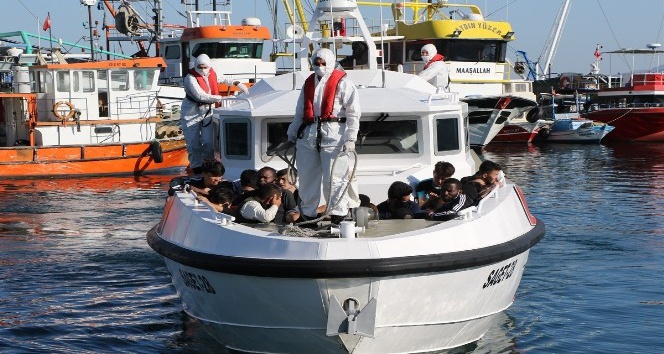 İzmir’de 82 sığınmacı kurtarıldı