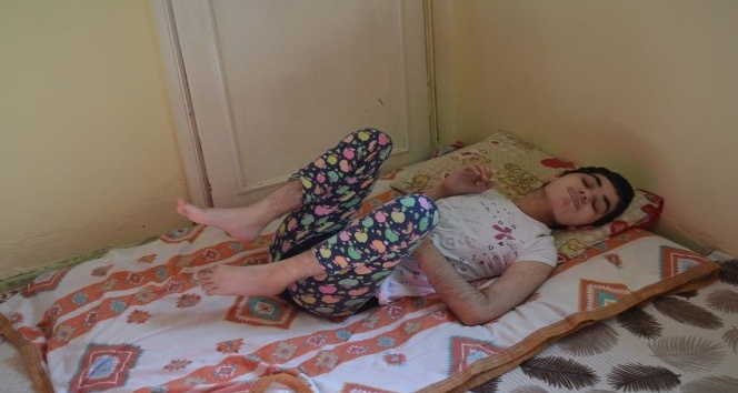 Yüzde 100 engelli Fatmanur’un yardımına Ceyhan Belediyesi koştu