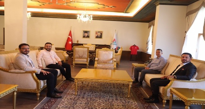 AK Parti Genel Sekreteri Şahin’den Belediye Başkanı Arı’ya ziyaret