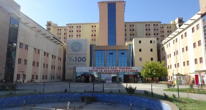 Diyarbakır’da 370 sağlık çalışanı korona virüse yakalandı, 2’si hayatını kaybetti