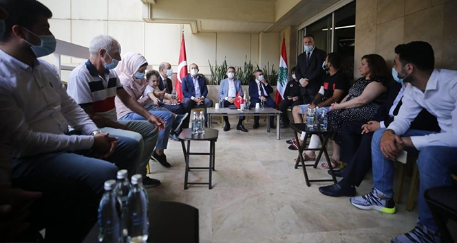 Cumhurbaşkanı Yardımcısı Oktay ve Dışişleri Bakanı Çavuşoğlu, Lübnan'daki patlamada yaralanan Türk aileyi ziyaret etti