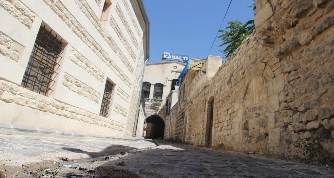 Kilis’in dar sokakları tarih kokuyor