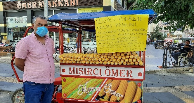 Mardin’de mısır ustasından Sağlık Bakanı Koca ve sağlık çalışanlarına anlamlı destek