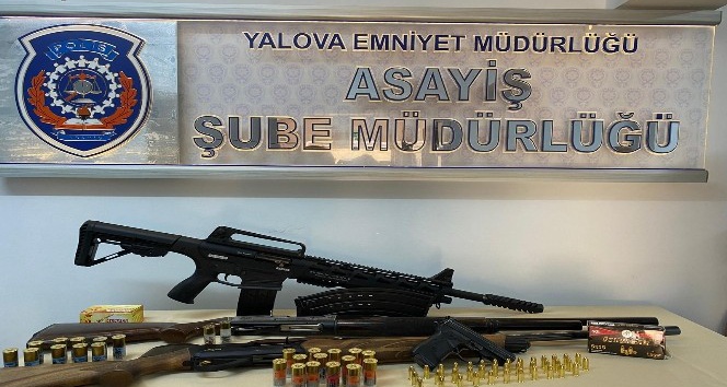Yalova polisinden ruhsatsız silah operasyonu