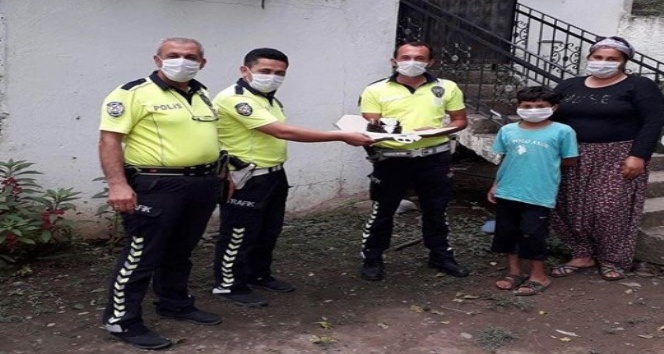 Polislere Hayranlık Duyan Minik Selman’a Doğum Günü Sürprizi