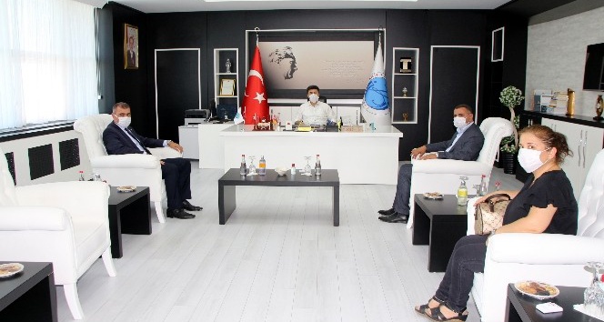 MHP İl Başkanı Demir,  Rektör Karacoşkun’la bir araya geldi