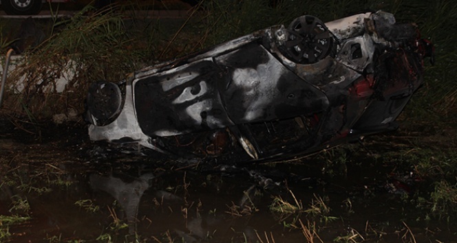 Kaza yapan aracın sürücüsü yanarak can verdi