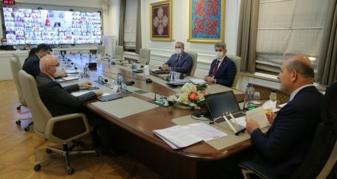 İçişleri Bakanı Soylu, 81 ilin valisiyle Kovid-19 tedbirlerini değerlendirdi