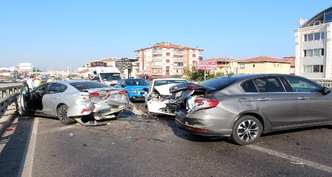 Yalova’da zincirleme trafik kazası: 4 yaralı