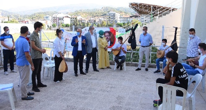 Salihli’de ‘Değerli Zamanlar’ projesi başladı