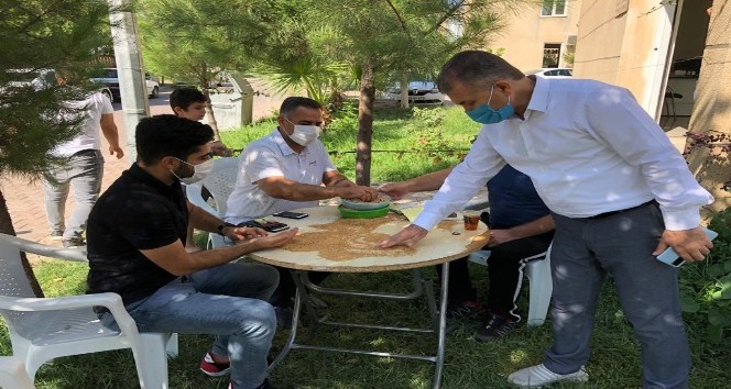 Mardin’de hububatçılar korona virüs yüzünden müzayede salonlarını kapattı