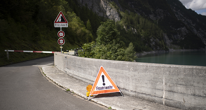 İsviçre'de kanyonda 3 İspanyol turist ölü bulundu