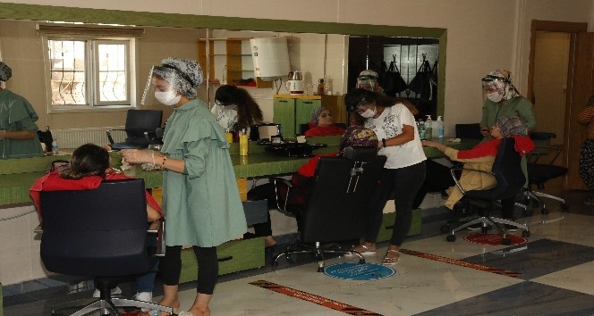 Diyarbakır’da kadınlara yönelik meslek kursları açıldı